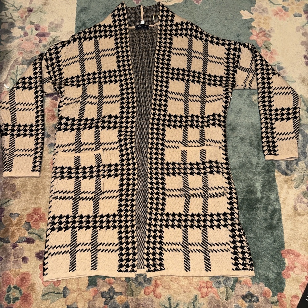 KLD cream and black long knitted cardigan size small in women’s.